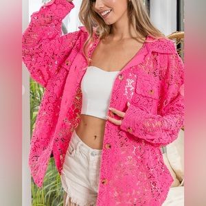 Beautiful lace jacket/top. A bit oversized so size down for a great fit.